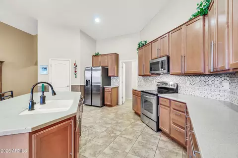 Kitchen - 1929 S Cole Dr, Gilbert, AZ 85295 photo 3 of 5