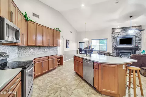 Kitchen - 1929 S Cole Dr, Gilbert, AZ 85295 photo 4 of 5