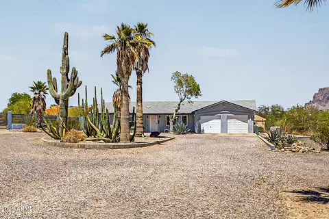 Exterior - 2330 E Broadway Ave, Apache Junction, AZ 85119 photo 3 of 8