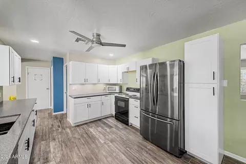 Kitchen - 2330 E Broadway Ave, Apache Junction, AZ 85119 photo 1 of 2