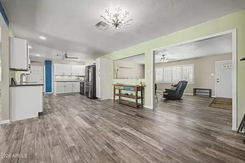 Entry Way - 2330 E Broadway Ave, Apache Junction, AZ 85119 photo 2 of 2