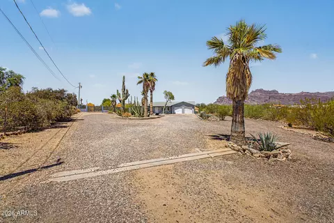 Exterior - 2330 E Broadway Ave, Apache Junction, AZ 85119 photo 2 of 8
