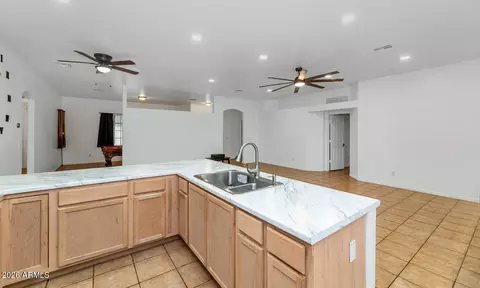 Entry Way - 4204 S 78th Ln, Phoenix, AZ 85043 photo 3 of 3
