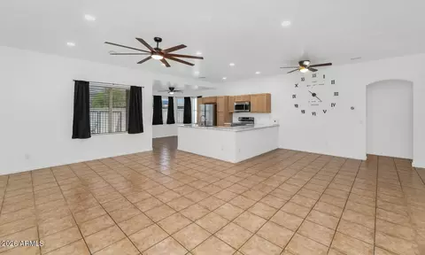 Living - 4204 S 78th Ln, Phoenix, AZ 85043 photo 1 of 1