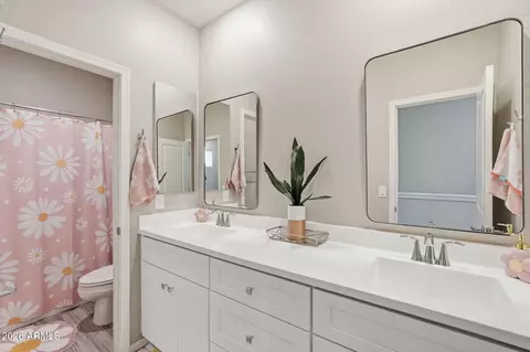Bath - 1516 E Megan St, Gilbert, AZ 85295 photo 4 of 5