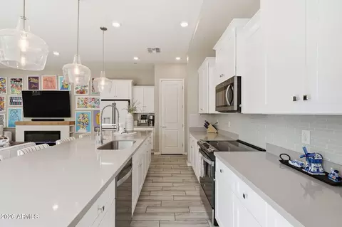 Kitchen - 1516 E Megan St, Gilbert, AZ 85295 photo 3 of 5