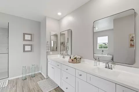 Bath - 1516 E Megan St, Gilbert, AZ 85295 photo 3 of 5
