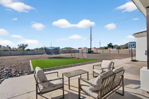 Exterior - 629 W Cloud Rd, Phoenix, AZ 85086 photo 5 of 9