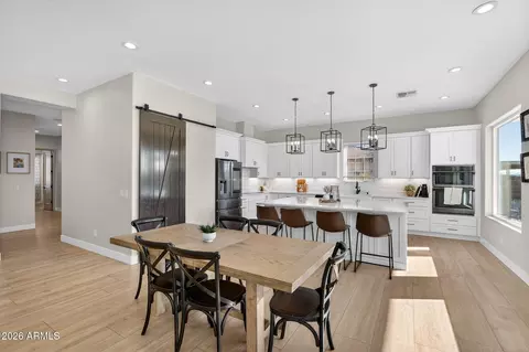 Dining - 629 W Cloud Rd, Phoenix, AZ 85086 photo 1 of 1