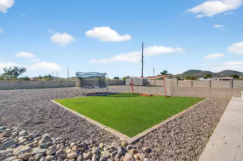 Exterior - 629 W Cloud Rd, Phoenix, AZ 85086 photo 6 of 9