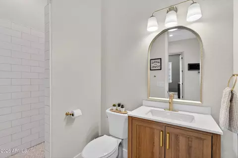 Bath - 629 W Cloud Rd, Phoenix, AZ 85086 photo 5 of 5