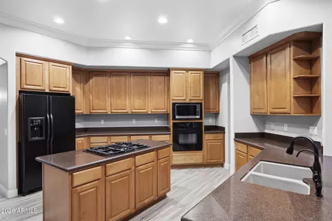 Kitchen - 7619 E Tasman Cir, Mesa, AZ 85207 photo 4 of 5