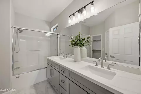 Bath - 1008 E Mohawk Dr, Phoenix, AZ 85024 photo 2 of 3