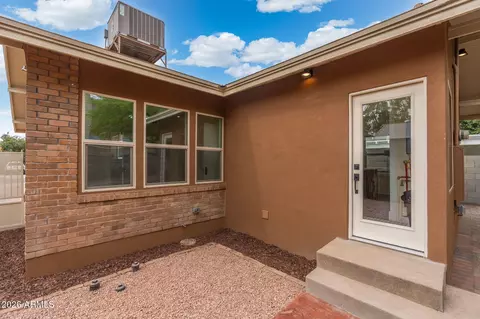 Exterior - 332 E Windsor Ave, Phoenix, AZ 85004 photo 4 of 16