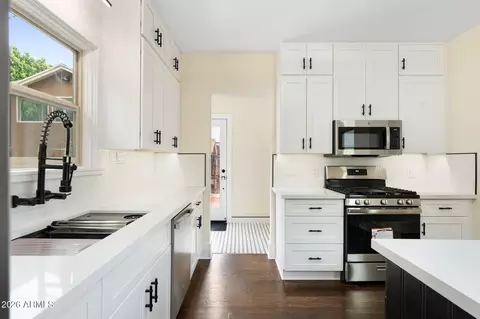 Kitchen - 332 E Windsor Ave, Phoenix, AZ 85004 photo 6 of 8