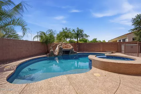 Exterior - 7827 S Sequoia Dr, Gilbert, AZ 85298 photo 7 of 14