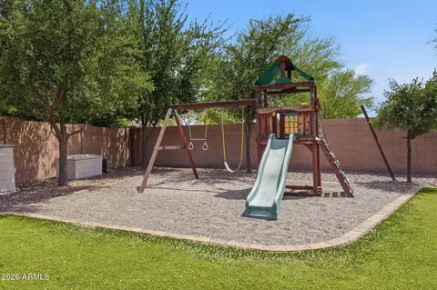 Exterior - 7827 S Sequoia Dr, Gilbert, AZ 85298 photo 12 of 14