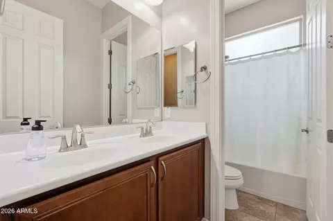 Bath - 7827 S Sequoia Dr, Gilbert, AZ 85298 photo 3 of 5