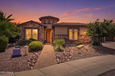 Exterior - 7827 S Sequoia Dr, Gilbert, AZ 85298 photo 2 of 14
