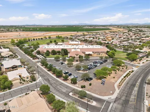 View/Area - 7827 S Sequoia Dr, Gilbert, AZ 85298 photo 3 of 9