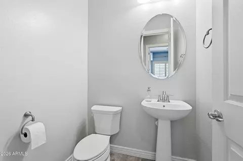 Bath - 7827 S Sequoia Dr, Gilbert, AZ 85298 photo 5 of 5