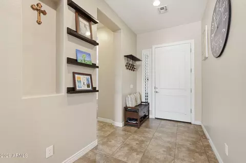 Entry Way - 7827 S Sequoia Dr, Gilbert, AZ 85298 photo 1 of 6
