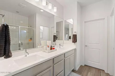 Bath - 1694 E Hampton Ln, Gilbert, AZ 85295 photo 2 of 4