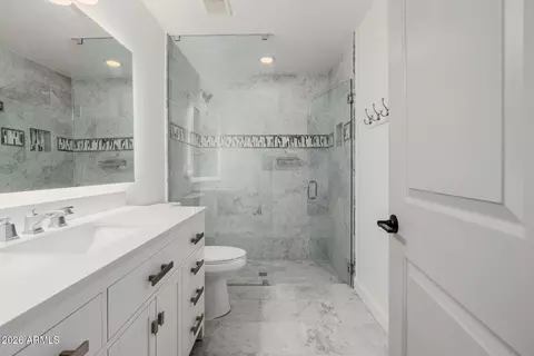 Bath - 4021 E Glenrosa Ave, Phoenix, AZ 85018 photo 6 of 6