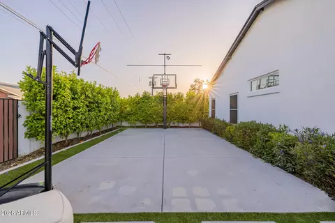 Exterior - 4021 E Glenrosa Ave, Phoenix, AZ 85018 photo 12 of 15