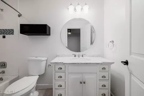 Bath - 4021 E Glenrosa Ave, Phoenix, AZ 85018 photo 5 of 6