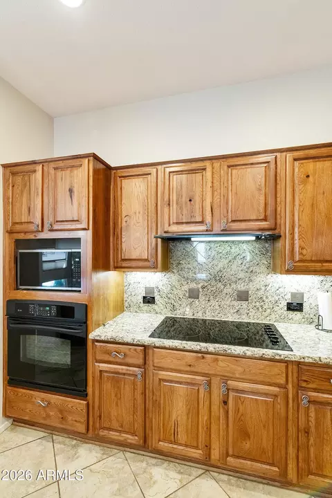 Kitchen - 4437 E Jude Ln, Gilbert, AZ 85298 photo 8 of 8