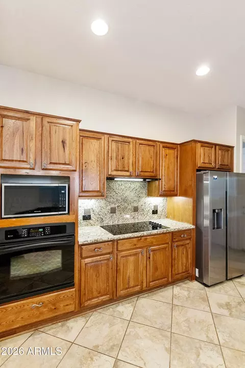 Kitchen - 4437 E Jude Ln, Gilbert, AZ 85298 photo 7 of 8