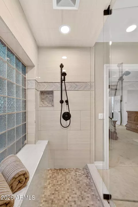 Bath - 6862 E Mallory St, Mesa, AZ 85207 photo 7 of 13