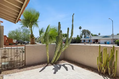 Exterior - 4242 E Sheena Dr, Phoenix, AZ 85032 photo 3 of 4