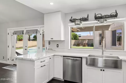 Kitchen - 4242 E Sheena Dr, Phoenix, AZ 85032 photo 2 of 3