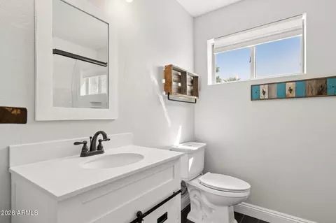 Bath - 4242 E Sheena Dr, Phoenix, AZ 85032 photo 3 of 3