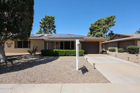 19022 N Lakeforest Dr, Sun City, AZ 85373