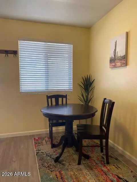 Dining - 4514 N 14th Pl, Phoenix, AZ 85014 photo 2 of 3