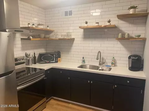 Kitchen - 4514 N 14th Pl, Phoenix, AZ 85014 photo 1 of 5