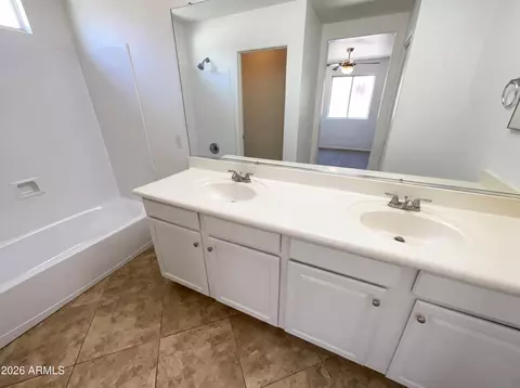 Bath - 4246 E Tyson St, Gilbert, AZ 85295 photo 4 of 7
