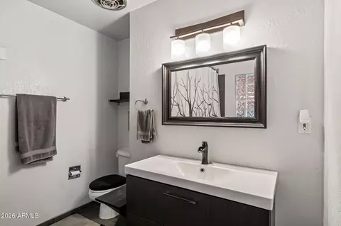 Bath - 3332 E Medlock Dr, Phoenix, AZ 85018 photo 1 of 3