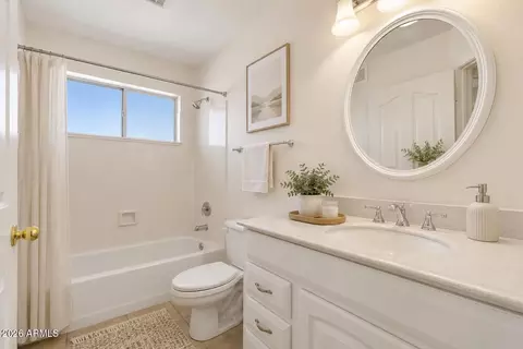 Bath - 3884 E Stanford Ave E, Gilbert, AZ 85234 photo 3 of 3