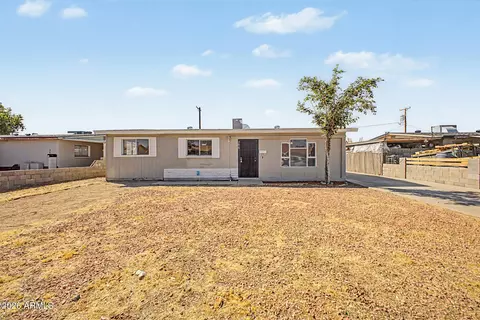 7619 W Clarendon Ave, Phoenix, AZ 85033