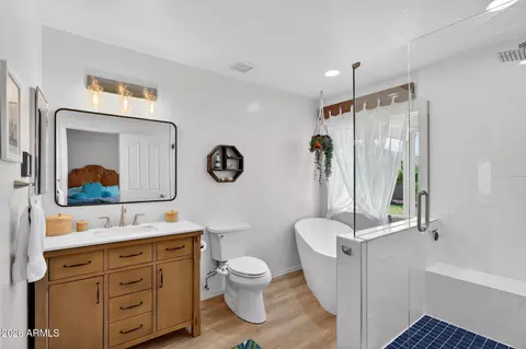 Bath - 3565 E Woodside Way, Gilbert, AZ 85297 photo 1 of 4