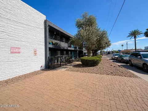 2919 N 38th St, Phoenix, AZ 85018
