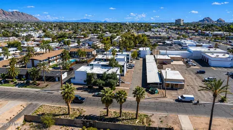 View/Area - 2919 N 38th St, Phoenix, AZ 85018 photo 1 of 2