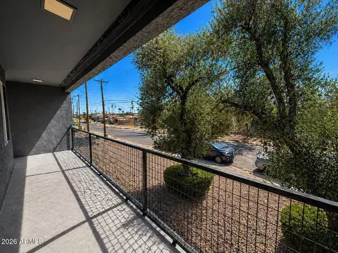 Exterior - 2919 N 38th St, Phoenix, AZ 85018 photo 3 of 4