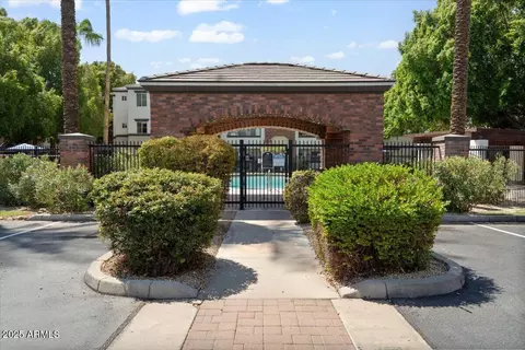 Exterior - 3302 N 7th St #319, Phoenix, AZ 85014 photo 4 of 5