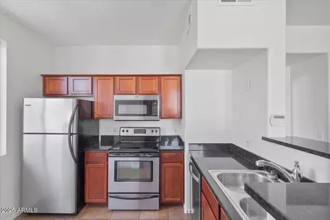 Kitchen - 3302 N 7th St #319, Phoenix, AZ 85014 photo 2 of 2