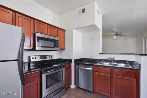 Kitchen - 3302 N 7th St #319, Phoenix, AZ 85014 photo 1 of 2